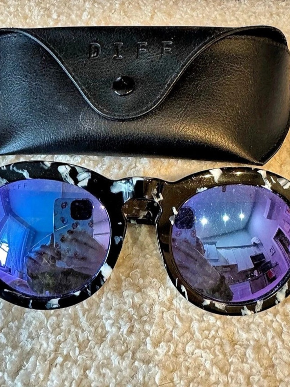 DIFF Women's Animal Print Sunglasses Black & Purple